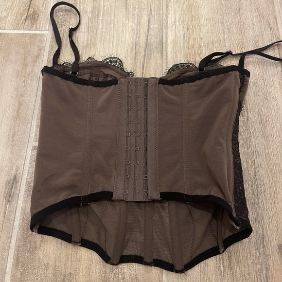 Out from under modern love corset - Picture 2 of 3